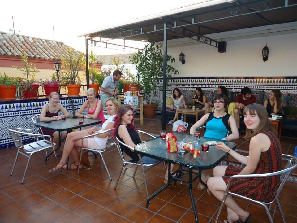 Hostel Triana Backpackers Seville Exterior photo